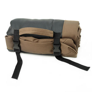 Gulung Portabel Tahan Air Luar Ruangan Tikar Hewan Peliharaan Perjalanan untuk Anjing dan Kucing Luar Nyaman Tahan Air Tikar Hewan Peliharaan - Product Image 5