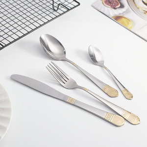 <span class=keywords><strong>En</strong></span> gros 4pcs <span class=keywords><strong>Argent</strong></span> <span class=keywords><strong>En</strong></span> Acier Inoxydable <span class=keywords><strong>Couverts</strong></span> Western Restaurant Utilisé Cuillère Fourchette Couteau - Product Image 2