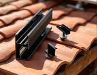 Système de rayonnage solaire CE à haut produit Rail noir Installation facile Rail de rayonnage solaire en aluminium Rail de montage solaire