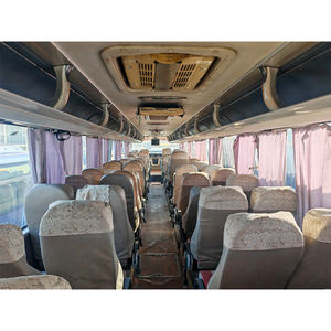 Ônibus Usado de Grande Capacidade Yutong ZK6147HB com 67 Assentos à Venda Ideal para Transporte de Passageiros em Aeroportos e Eventos de Grande Escala - Product Image 5