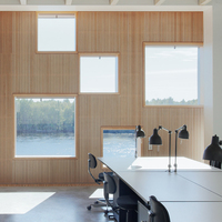 Panneau de plafond mural WPC facile à installer revêtement en bois cannelé matériaux décoratifs intérieurs