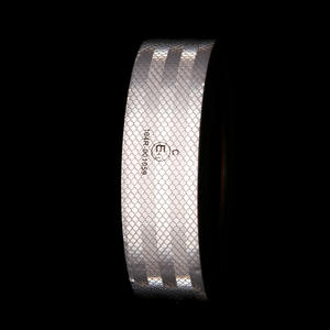 LU Noite Visibilidade 50mm Amarelo Reflectorized Decalque Reflectivo Adesivo Segurança Rodoviária Ece-104r Rolo De Fita Reflexiva Retro - Product Image 2