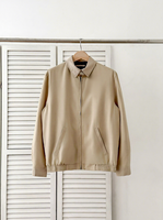 Blouson Bomber Haut de Gamme avec Broderie Signature Fine, Col Classique, Style Intemporel et Sportif, Esprit Old Money