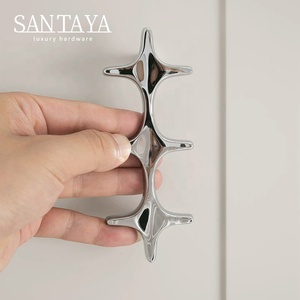 Tiradores <span class=keywords><strong>de</strong></span> latón cromado sólido Santaya para gabinetes <span class=keywords><strong>de</strong></span> cocina, pomos para cajones <span class=keywords><strong>de</strong></span> dormitorio y tiradores <span class=keywords><strong>de</strong></span> muebles - Product Image 4