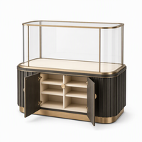 Comptoir de présentation de bijoux sur mesure en gros avec base métallique, vitrine en verre et éclairage LED