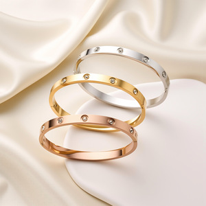 <span class=keywords><strong>Bracelet</strong></span> manchette personnalisé de luxe en pierre naturelle pour femmes et hommes, en acier inoxydable 316L plaqué or 18 carats, design tendance à clous, bijoux - Product Image 2