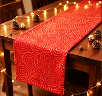Décoration de Noël Festive en Corduroy Doux Rouge Vif Tricoté Écologique avec Motif Circulaire Doré Élégant et Œuvre d'Art Spéciale Personnalisée