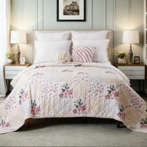 <span class=keywords><strong>Housse</strong></span> <span class=keywords><strong>de</strong></span> <span class=keywords><strong>couette</strong></span> personnalisée à motifs floraux, literie, <span class=keywords><strong>housse</strong></span> <span class=keywords><strong>de</strong></span> <span class=keywords><strong>couette</strong></span> King, couvre-lit tricoté coquette, ensemble <span class=keywords><strong>de</strong></span> literie - Product Image 1