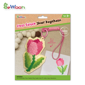 8 + enfants <span class=keywords><strong>bricolage</strong></span> <span class=keywords><strong>à</strong></span> la main en feutre de <span class=keywords><strong>laine</strong></span> point de croix porte-clés couture et tissage jouet pour adultes - Product Image 5