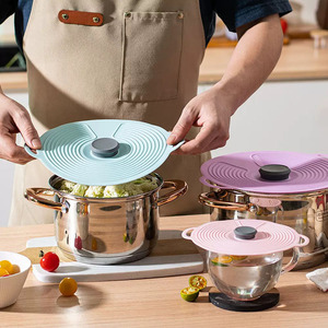 Couvercle de <span class=keywords><strong>pot</strong></span> ménager <span class=keywords><strong>rond</strong></span> résistant à la chaleur scellant le couvercle anti-éclaboussures de micro-ondes en silicone avec poignée - Product Image 2