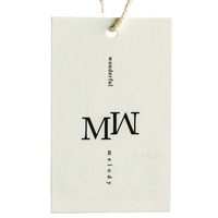 Étiquettes de magasin de vêtements personnalisées Étiquettes suspendues de production d'étiquette de logo de vêtements