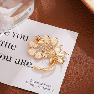 Broches de Moda 2026 de Aleación Chapados en Oro con Pedrería, Diseño de Flor y Ojo de Gato para Mujer, Accesorios de Ropa para Boda y Solapa - Product Image 4