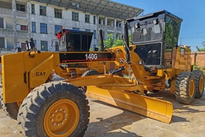 Niveleuse Caterpillar 140G 140H 140K d'occasion à faible nombre d'heures de fonctionnement, avec brise-roche à attache rapide, moteur Doosan, certifiée CE - Product Image 3