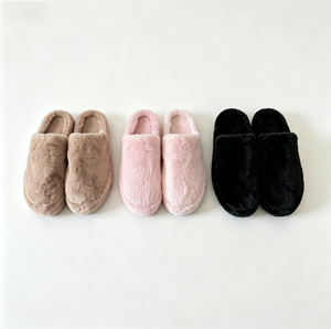 Chaussons d'intérieur et d'extérieur en peluche pour femmes, sandales plates douces en polaire à enfiler, chaussures d'hiver chaudes personnalisables - Product Image 1