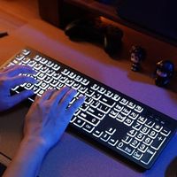 OEM ODM Large Print Backlit Wireless Keyboard 24G Silent Wireless Light Up Keyboard Full Size Computer Keyboard with 7 Colored B