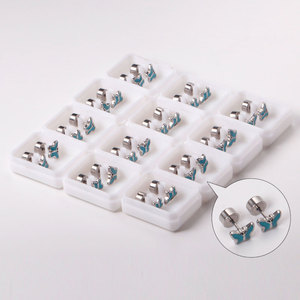 Pendientes Pequeños de Acero Inoxidable 316L con Diseño de Flor y Mariposa, Joyería Fina de Moda, Venta al Por Mayor Personalizada - Product Image 4