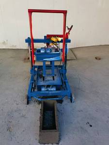 Pratique et abordable 2-45 petits blocs creux en béton mobile pondant des oeufs Machine à briques Machine de fabrication de blocs - Product Image 2