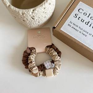 ชุดยางรัดผมซาตินเนื้อแน่นแบบใหม่ ดีไซน์หรูหราสำหรับสาวๆ  ที่คาดผมแบบสครันชี  อุปกรณ์เสริมผมสำหรับผู้หญิง  ยางรัดผมนุ่ม ไม่ลื่น - Product Image 4