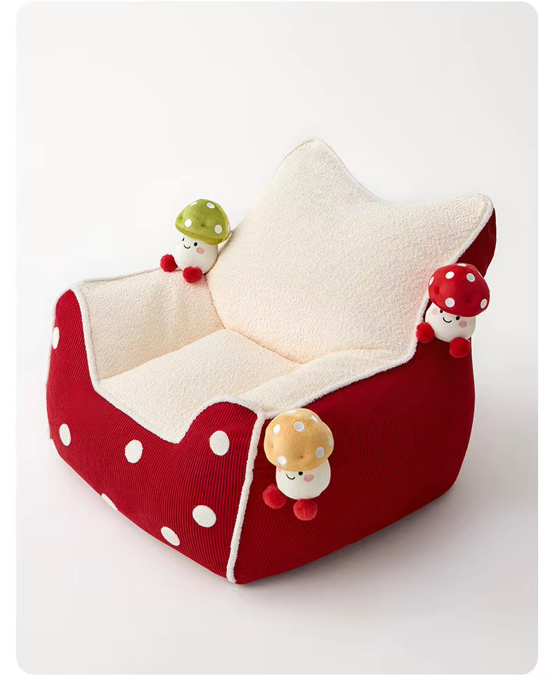 Caperucita Roja, una cálida combinación de rojo champiñón y blanco.