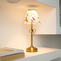 Lampe de table moderne de luxe à intensité variable avec abat-jour en tissu, décorative en métal, LED tactile sans fil rechargeable pour la maison, le café et le restaurant