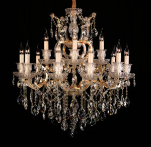 Éclairage de luxe nuptial-Lustre extra large à 8 bougies Maria Theresa pour les salles de la cathédrale - Product Image 4