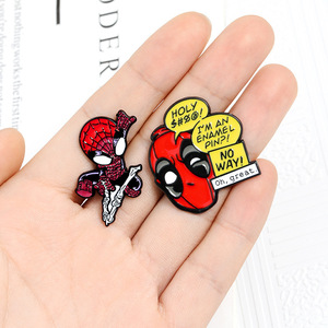 Dessin animé Spider-Man célèbre détective camion émail doux broche créative en alliage de Zinc broche Denim sac accessoires Souvenirs en gros - Product Image 2