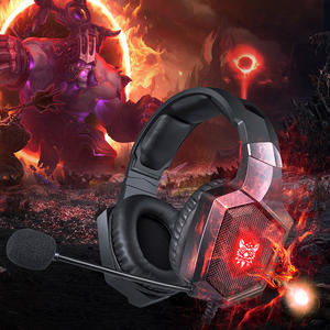 Muestra Gratuita de Auriculares para Juegos <span class=keywords><strong>ONIKUMA</strong></span> K8 con Cubierta Hexagonal Plateada, Luz RGB, Cancelación de Ruido y USB - Product Image 3