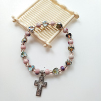 Bracelet extensible pour femme en alliage plaqué or avec breloques catholiques, perles en céramique en forme de cœur, pendentif croix et médaille sainte