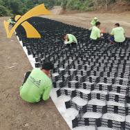 Độ bền kéo cao HDPE <span class=keywords><strong>geocell</strong></span> cho tường chắn được sử dụng trong xây dựng đường lái xe nhựa <span class=keywords><strong>geocell</strong></span> sỏi lát <span class=keywords><strong>geocell</strong></span> - Product Image 6