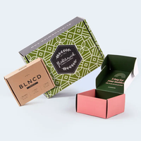 Boîte d'expédition en carton ondulé personnalisée, écologique et recyclable, pour l'expédition de vêtements et de produits d'e-commerce