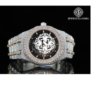 Reloj con Incrustaciones de Diamantes de Moissanita en Oro y Oro Rosa, Estilo Rap y Cultura Urbana, Disponible a Precio de Fábrica - Product Image 1