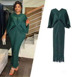 Robe de soirée longue élégante et ajustée, style vintage, respirante, de créateur, à manches chauve-souris, couleur unie, plissée avec franges - Product Image 1