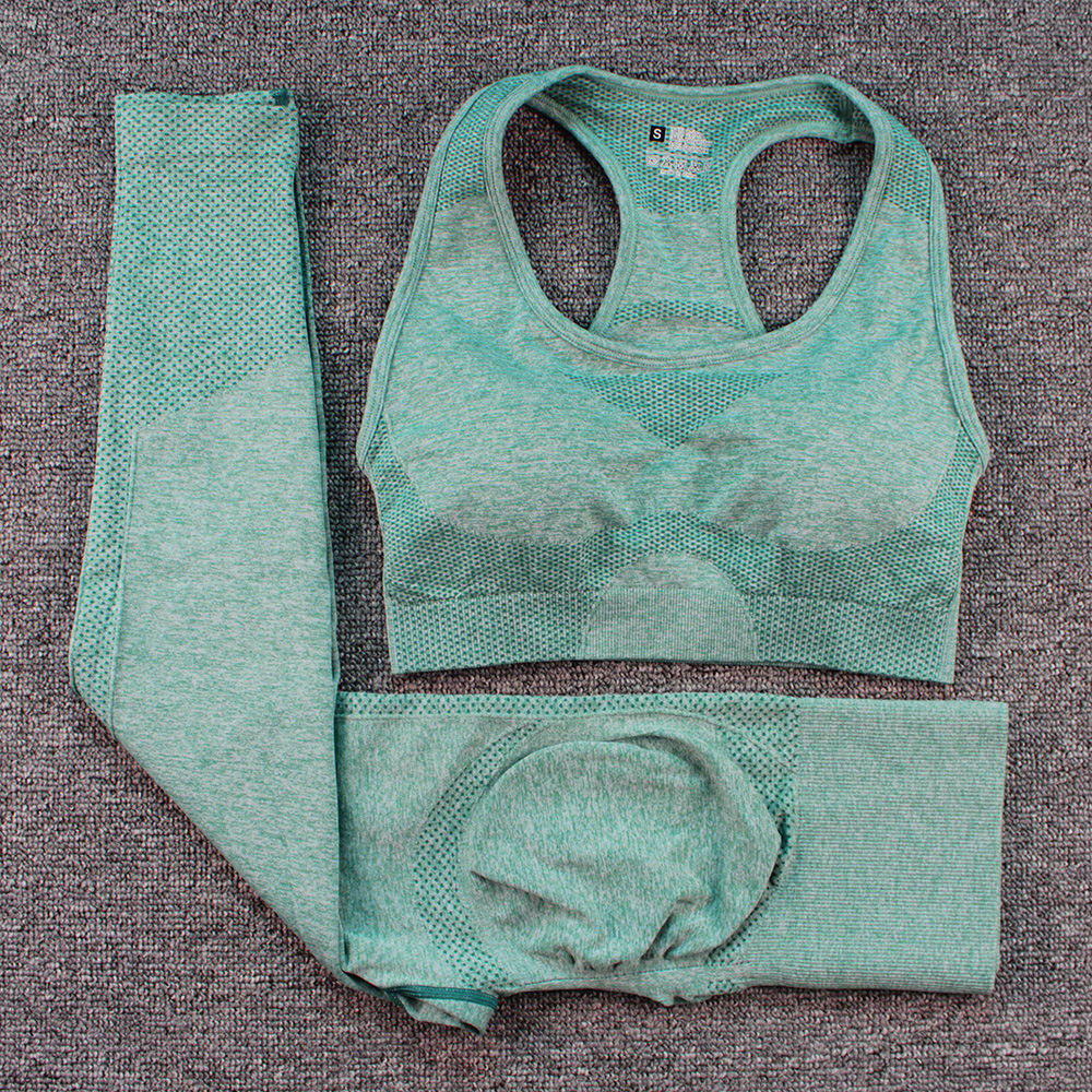 สีเขียวเข้ม