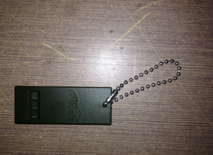 Sifflet de survie haute fréquence en plastique pour extérieur 70*27*7mm 26g, sifflet de survie et de sauvetage sportif à large fréquence avec chaîne - Product Image 4