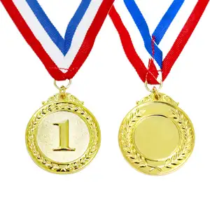 Medaglia produttore personalizzato all'ingrosso personalizzato premi d'onore a buon mercato in metallo 3D placcato oro sport gara medaglia