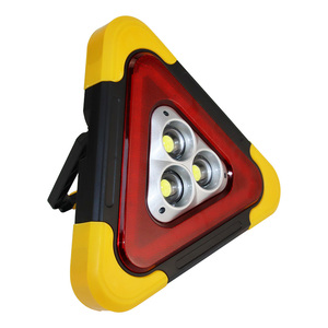Feu de signalisation routière solaire LED <span class=keywords><strong>commercial</strong></span>, triangle d'urgence portable avec modes stroboscopiques, lampe de travail rechargeable et batterie externe - Product Image 1