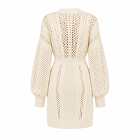 Robes Courtes Moulantes Femme en Maille Câblée Creuse Couleur Ivoire à Col Rond et Manches Lanterne avec Taille Cintrée – Vente en Gros