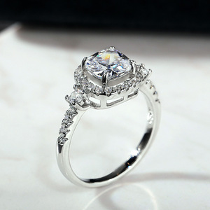 Anello Quadrato Traforato Stile Ufficio per Donne, Minimalista, per Uso Quotidiano e Feste, Accessorio Gioiello - Product Image 2