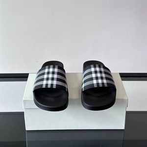 Série Tendance Mode Designer 2026 – Chaussons Rétro à Carreaux de Haute Qualité, Chaussons Vintage Unisexe à Carreaux OEM ODM - Product Image 6