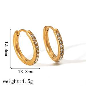 Pendientes de Aro de 13.3mm Chapados en Oro con Circonitas Engastadas para Uso Diario - Product Image 1