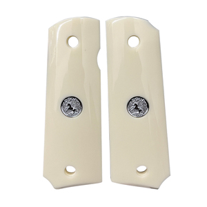 Medallón de Caballo con Incrustaciones de Perla Negra en Polímero Táctico Personalizado para Empuñadura de Colt 1911 1:1 - Product Image 3