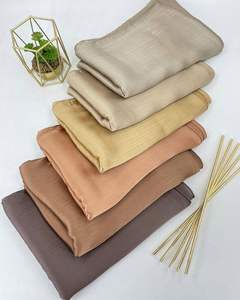 Muna Satin Hijab Satén Arrugado Hijab Bufandas a todo color Chal Satin <span class=keywords><strong>Crepe</strong></span> Bufanda brillante para mujer Bufanda arrugada - Product Image 3