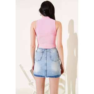 เสื้อโยคะผู้หญิงสีชมพู คอเต่า แบบครอป มีซิปด้านหน้า แขนกุด สำหรับออกกำลังกาย - Product Image 4