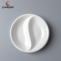 Assiettes en céramique blanches Chaoda en gros, à double compartiment, pour le petit-déjeuner, en porcelaine, pour restaurant
