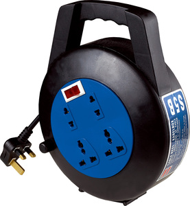 Cable Retráctil de 5 Metros con 3 Tomas de Corriente, 250V 13A, Compatible con Enchufes EU/UK/USA - Product Image 3