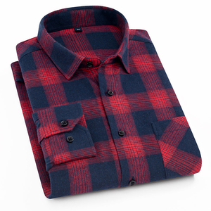 Camisas OEM/ODM <span class=keywords><strong>Chemise</strong></span> personnalisée en flanelle <span class=keywords><strong>noir</strong></span> <span class=keywords><strong>et</strong></span> or à poche unique, style fête noble, col rabattu, manches longues pour hommes - Product Image 5