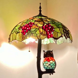 Lampe sur pied en verre teinté Tiffany Owl, style antique, motif vigne, lanterne décorative, pour salle de piano, chambre, lumière de sol - Product Image 1