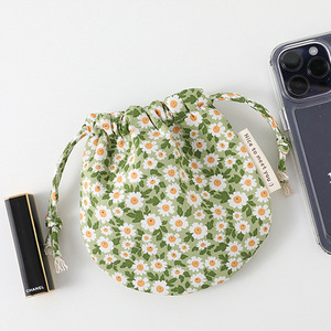 批发定制甜美可爱雏菊图案抽绳收纳袋清新小碎花布质零钱包和口红袋 - Product Image 2