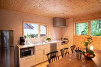Chalet préfabriqué en bois à 2 étages, 3 chambres, style nordique, cabane de vacances en forêt, villa modulaire préfabriquée en bois pour complexe hôtelier