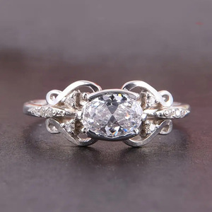 Anello Nuziale Ovale con Zirconi per Donne, Elegante Gioiello da Dito in Stile Pizzo alla Moda - Product Image 1